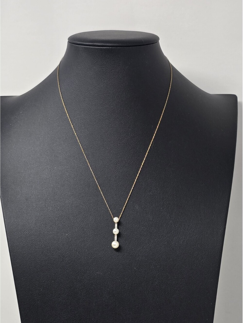 14K Gold Pearl Diamond Drop Pendant 3 Pearl Estate Charm